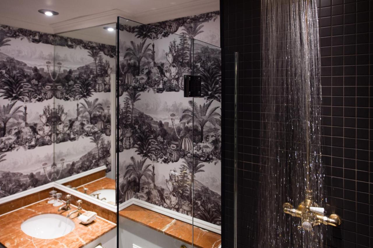One Devonshire Gardens A Hotel Du Vin Glasgow Exteriér fotografie A shower with a fixed shower head
